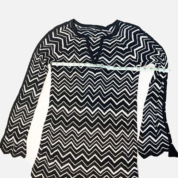 White House Black Market Bell Split Sleeve Chevron Stitch Tunic Sweater Size S - Picture 11 of 12